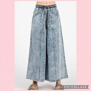 🌸Sage + Fig Stonewashed Wide Leg Jeans🌸